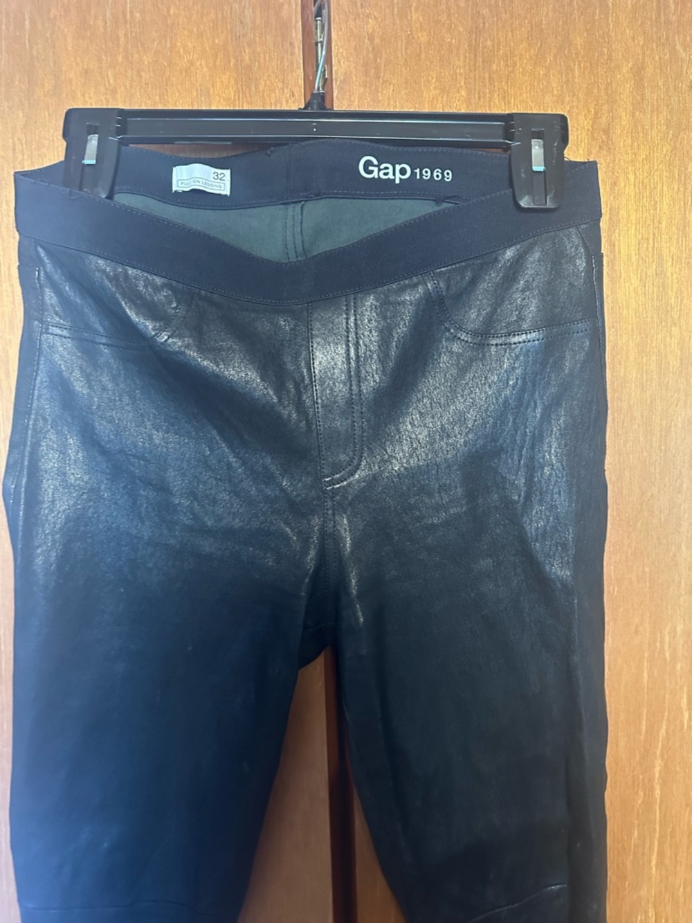 GAP 1969 Black 100% REAL Leather Leggings with pull-on Elastic Waist. Beautiful!